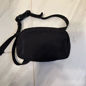 Lululemon Mini Everywhere Belt Bag